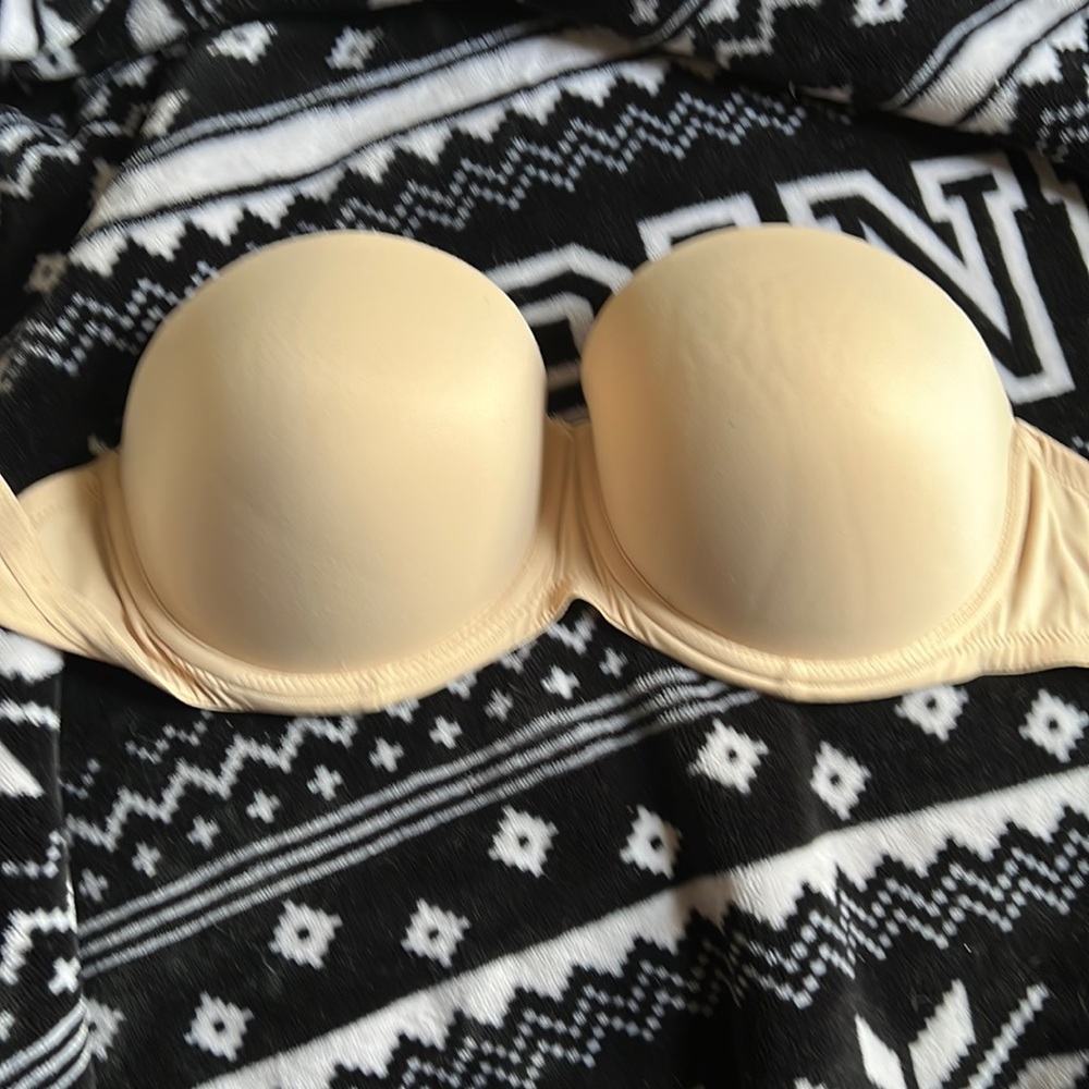 Strapless Victoria’s Secret Wear Everywhere Bra 34DD